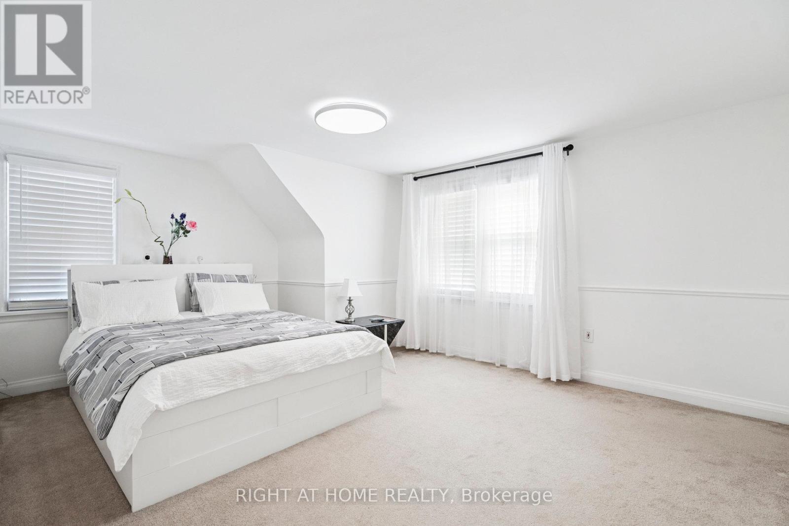 105 Glenridge Avenue, St. Catharines, Ontario  L2R 4X5 - Photo 31 - X12965798