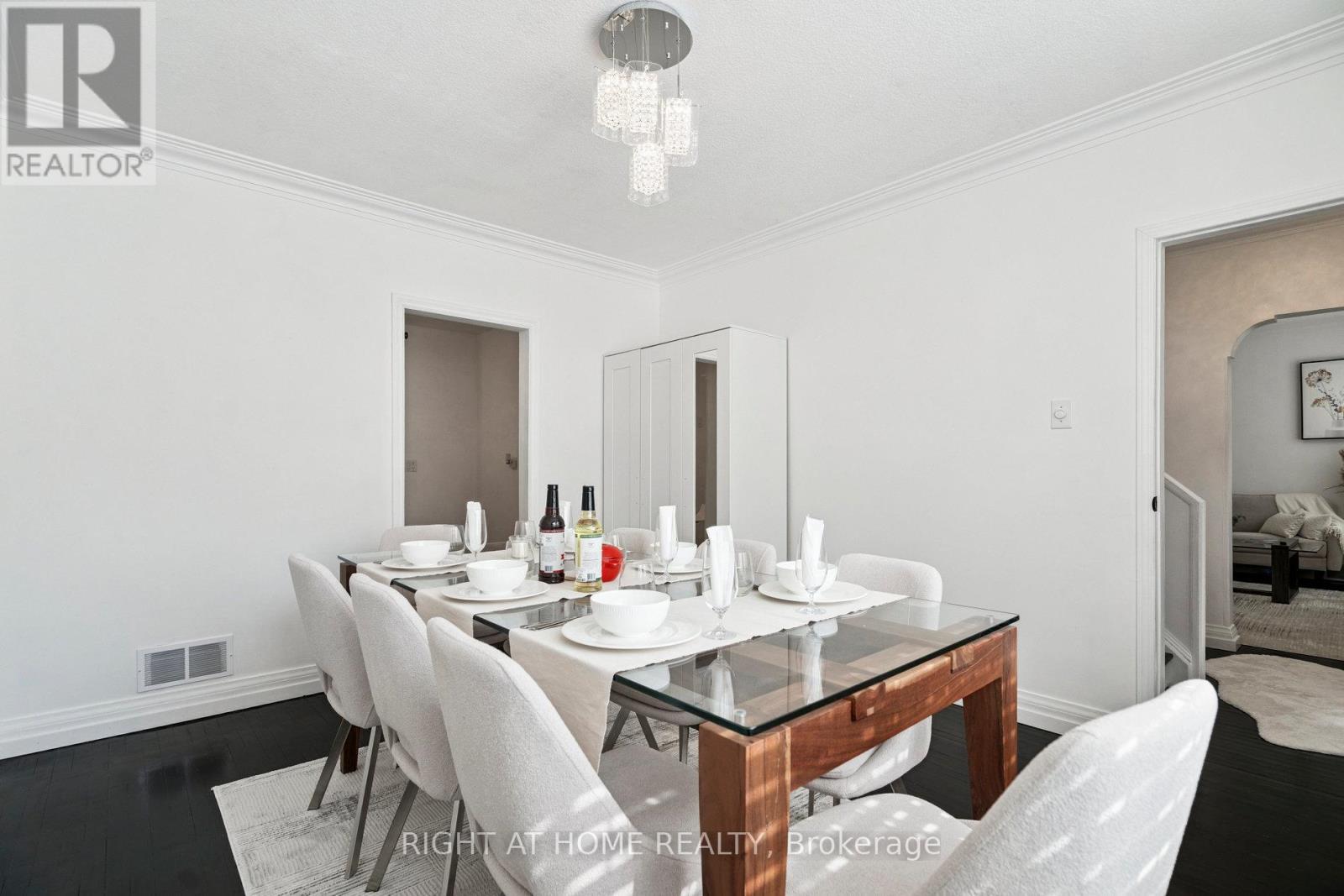 105 Glenridge Avenue, St. Catharines, Ontario  L2R 4X5 - Photo 34 - X12965798