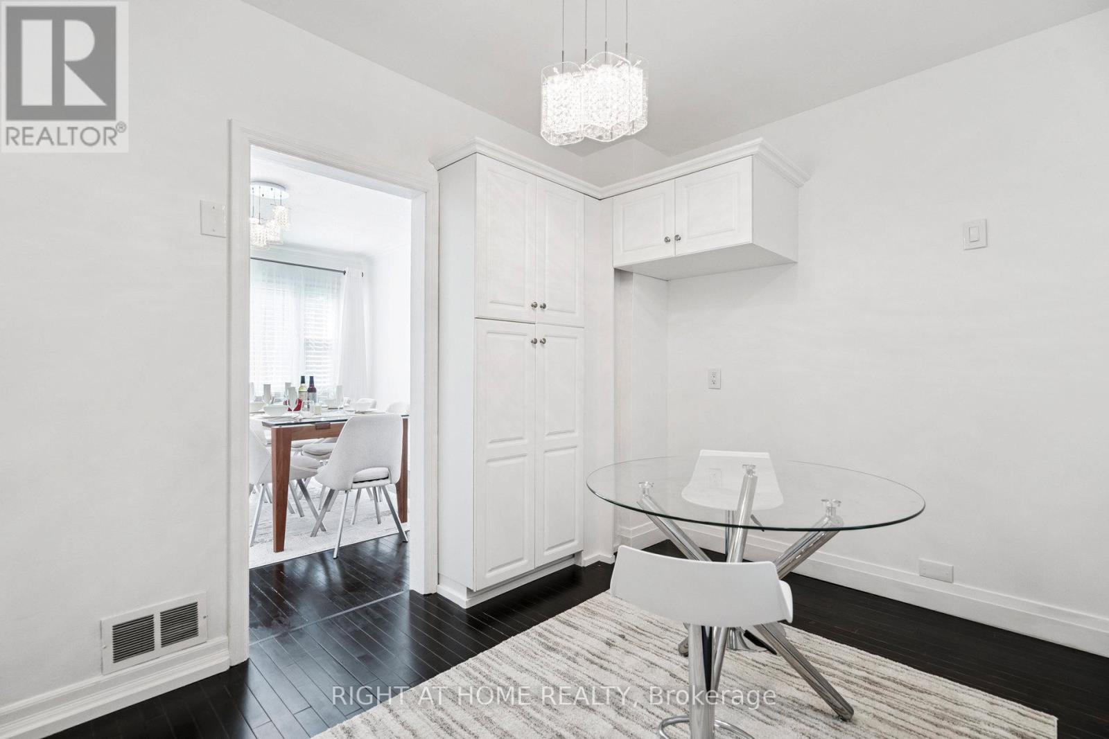 105 Glenridge Avenue, St. Catharines, Ontario  L2R 4X5 - Photo 39 - X12965798