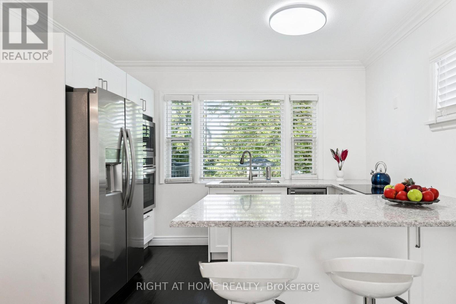 105 Glenridge Avenue, St. Catharines, Ontario  L2R 4X5 - Photo 43 - X12965798