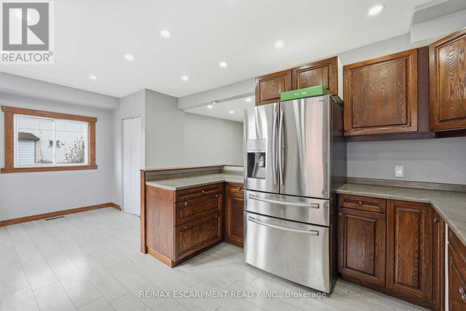 570 Cannon Street E, Hamilton, Ontario  L8L 2G4 - Photo 13 - X12965960