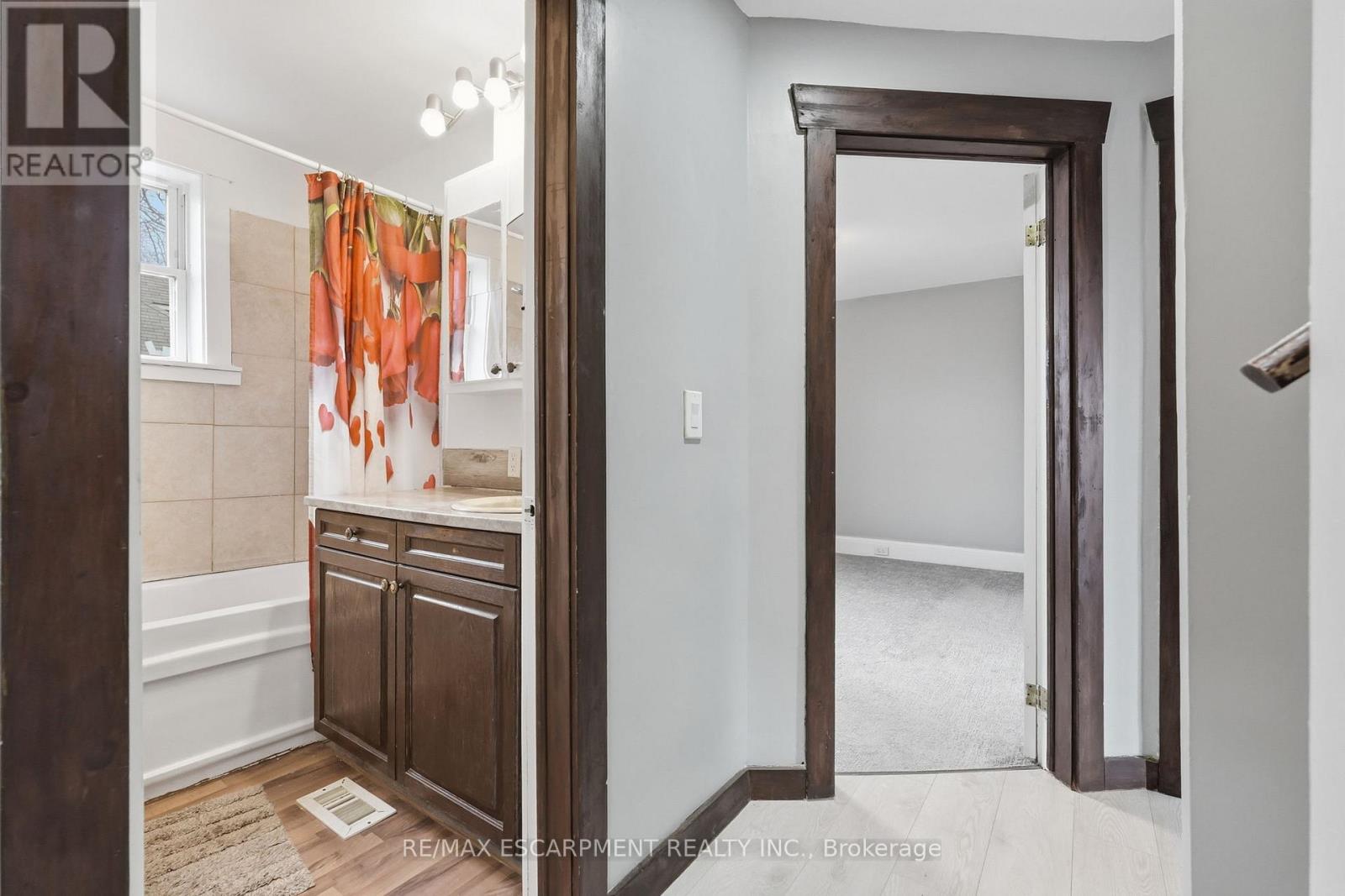 570 Cannon Street E, Hamilton, Ontario  L8L 2G4 - Photo 21 - X12965960