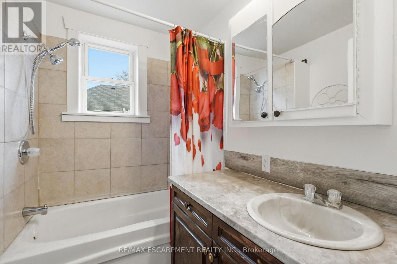 570 Cannon Street E, Hamilton, Ontario  L8L 2G4 - Photo 22 - X12965960