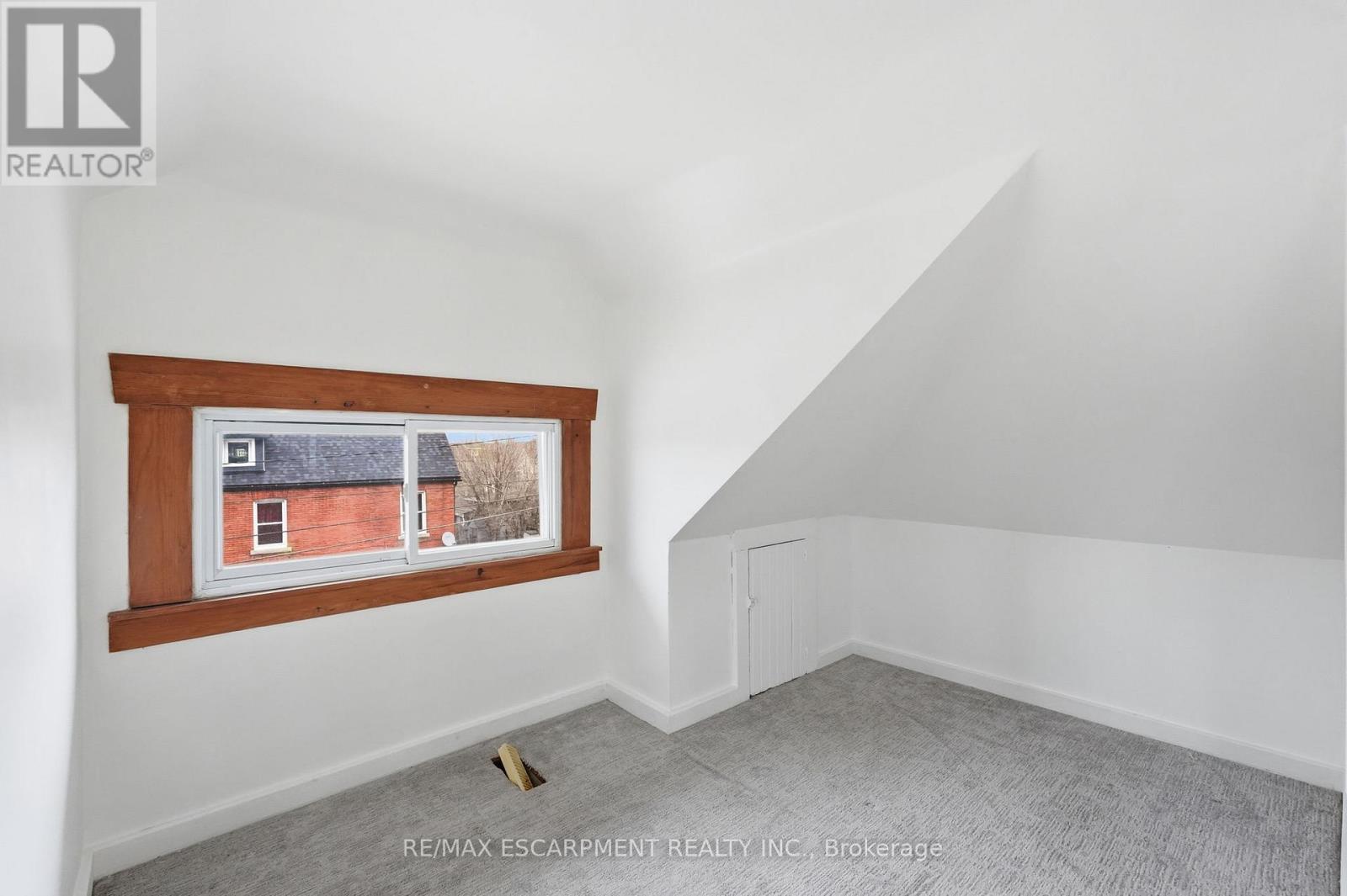 570 Cannon Street E, Hamilton, Ontario  L8L 2G4 - Photo 25 - X12965960