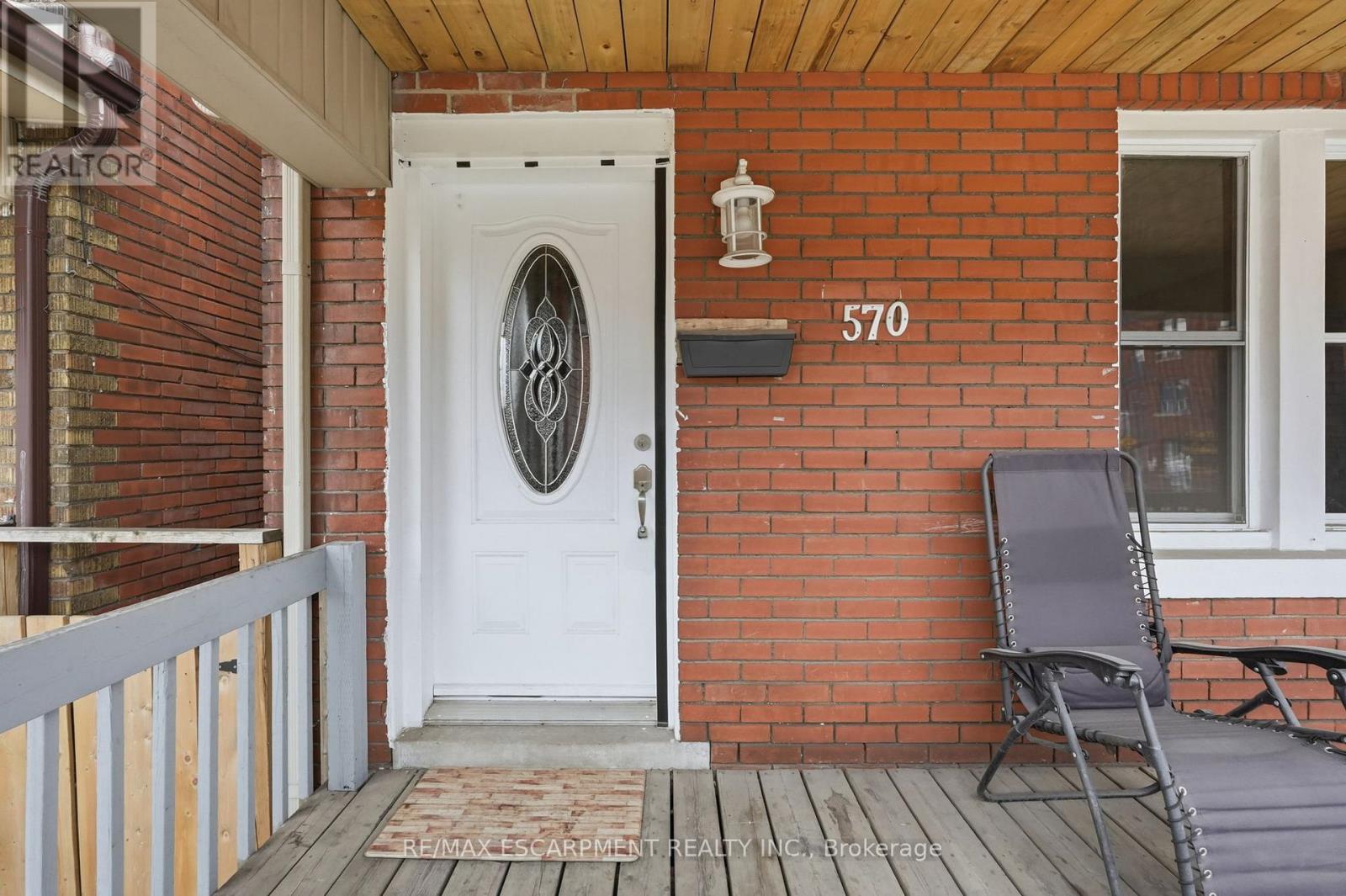 570 Cannon Street E, Hamilton, Ontario  L8L 2G4 - Photo 3 - X12965960