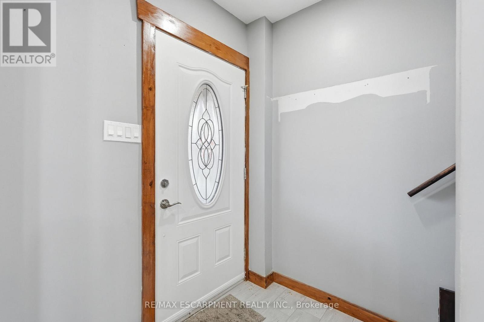 570 Cannon Street E, Hamilton, Ontario  L8L 2G4 - Photo 4 - X12965960