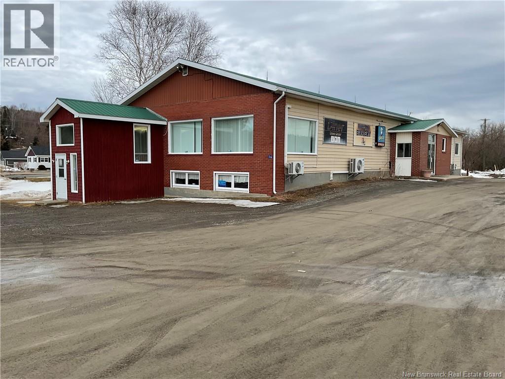 16 Hospital Street, Bath, New Brunswick  E7J 1B2 - Photo 1 - NB136631