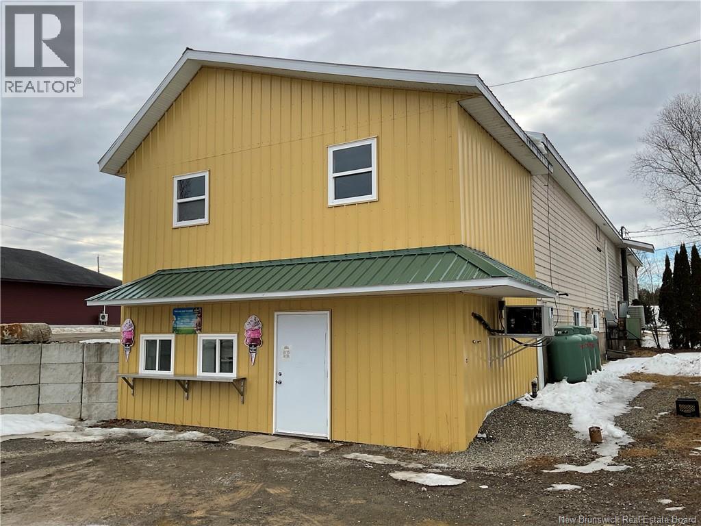 16 Hospital Street, Bath, New Brunswick  E7J 1B2 - Photo 3 - NB136631