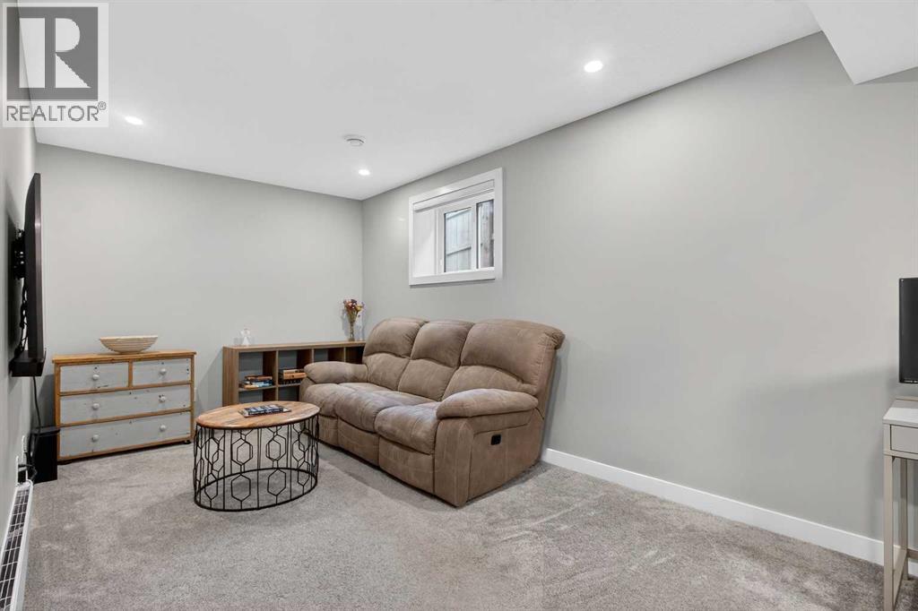 96 Emberside Glen, Cochrane, Alberta  T4C 2L7 - Photo 26 - A2296010