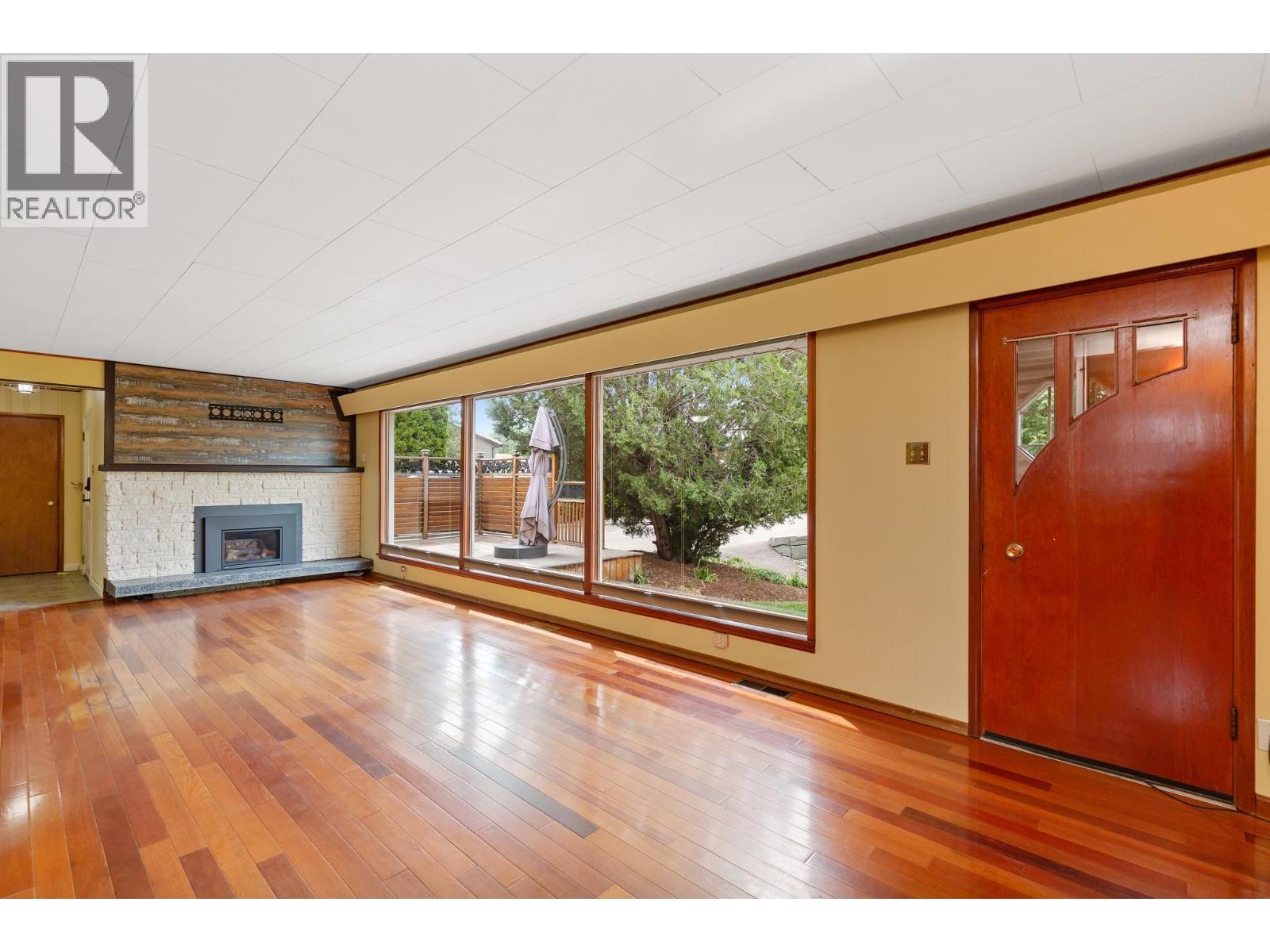 1736 Happyvale Avenue Kamloops Photo 3