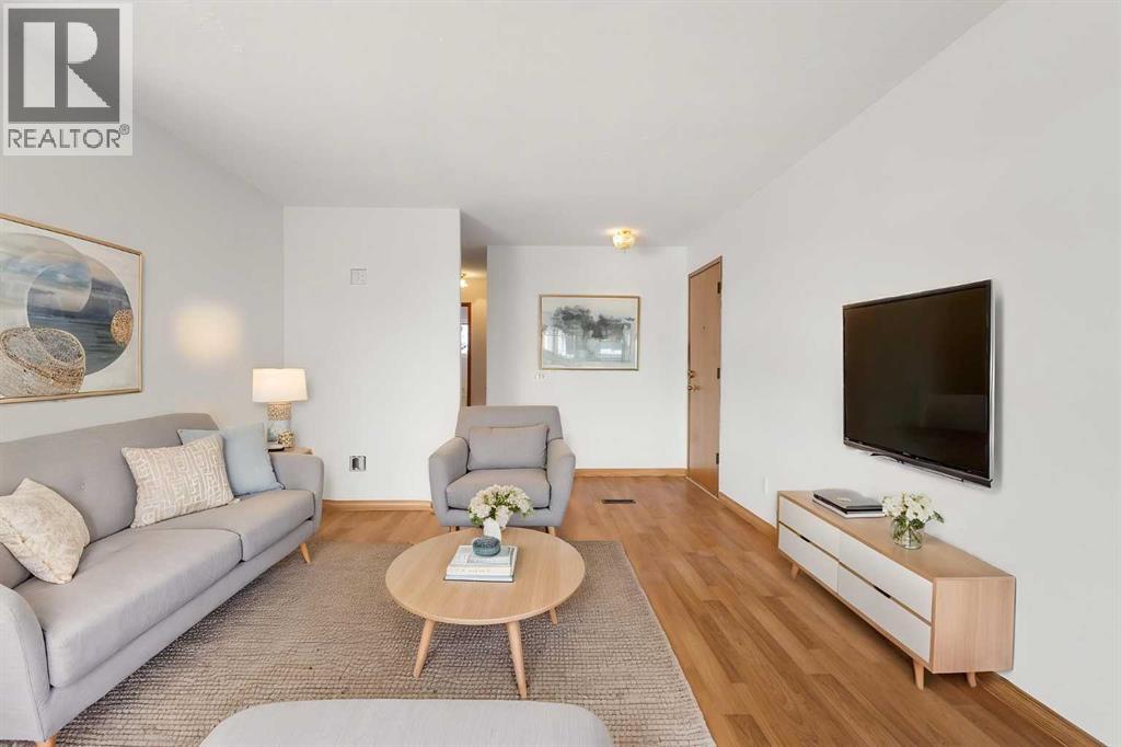 5216 Marian Road NE, Calgary, Alberta  T2A 2Y2 - Photo 3 - A2298591