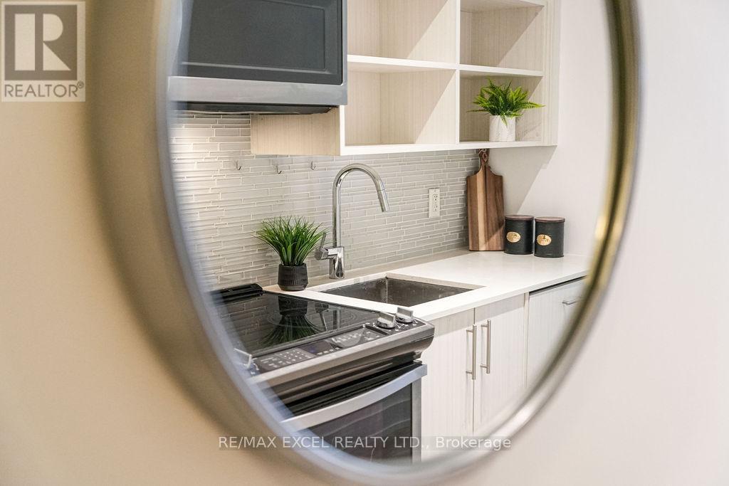 318 - 128 Fairview Mall Drive, Toronto, Ontario  M2J 0E8 - Photo 6 - C12965234