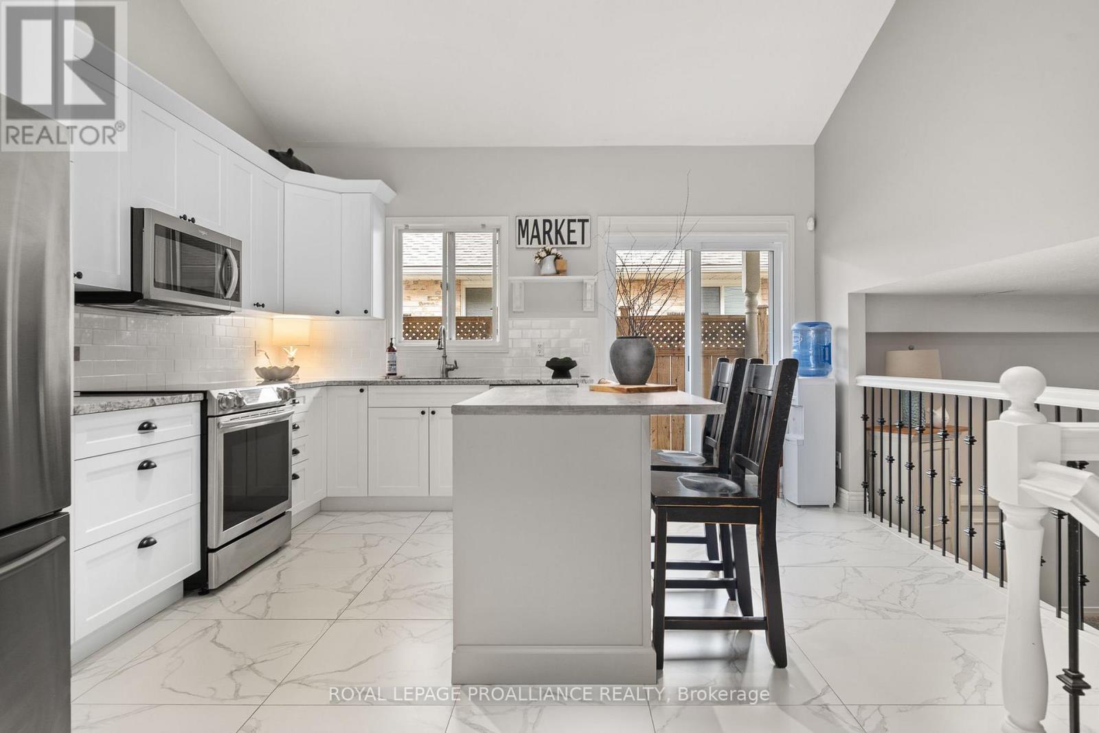 9 Spruce Gardens, Belleville, Ontario  K8N 5W3 - Photo 14 - X12797344