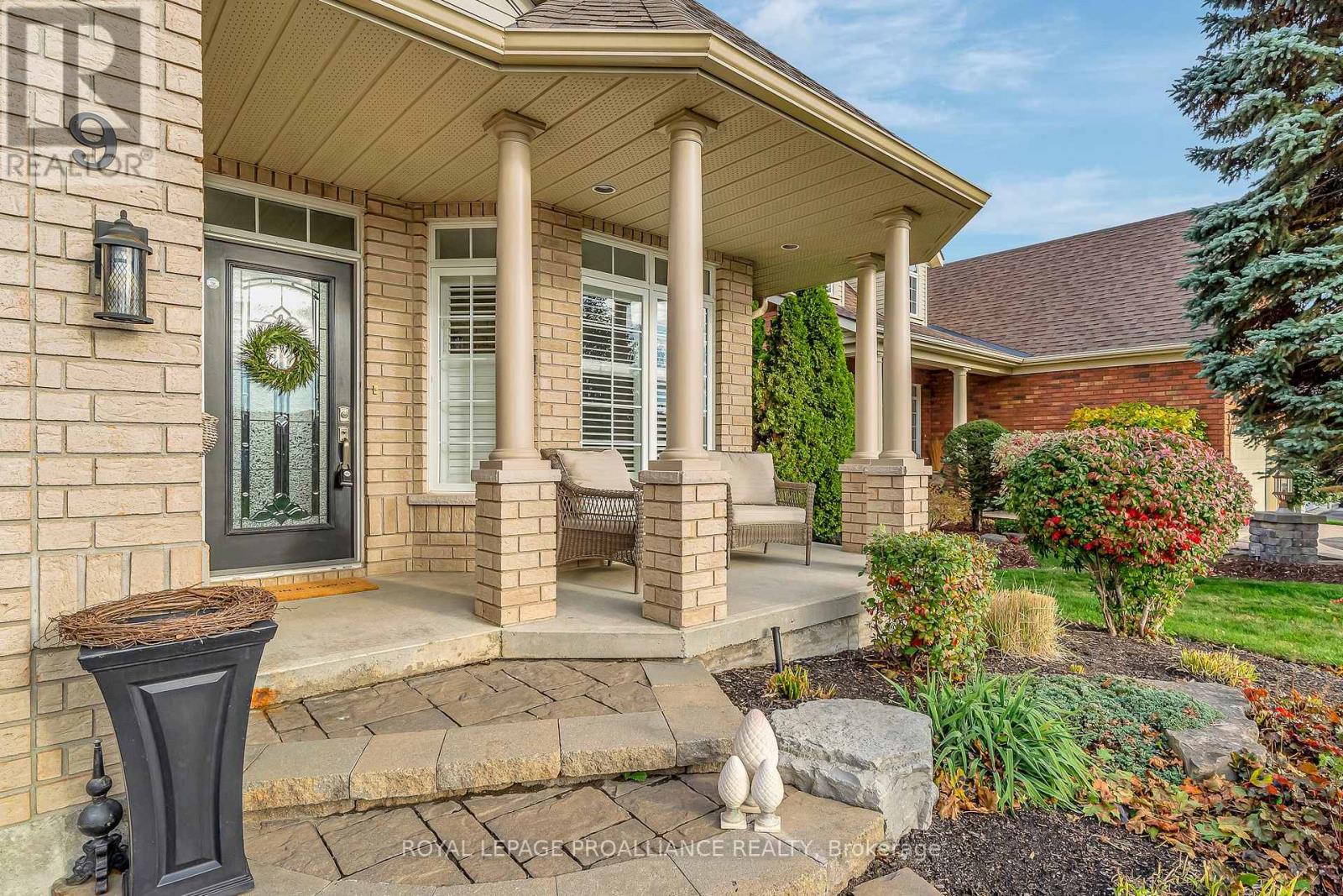 9 Spruce Gardens, Belleville, Ontario  K8N 5W3 - Photo 4 - X12797344