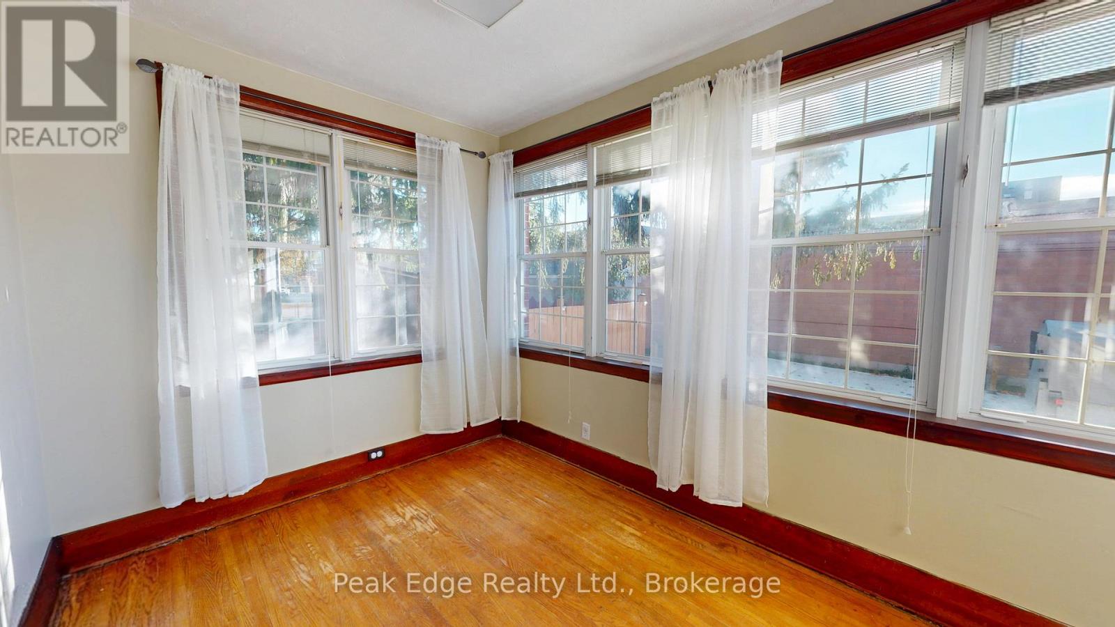 477 12th Avenue, Hanover, Ontario  N4N 2V1 - Photo 9 - X12966018