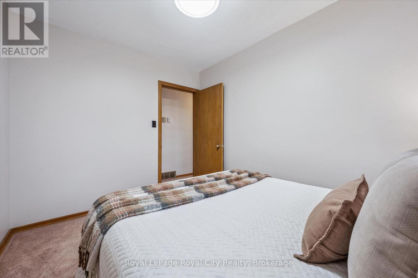 10 Paul Avenue, Guelph, Ontario  N1E 1S2 - Photo 20 - X12966024