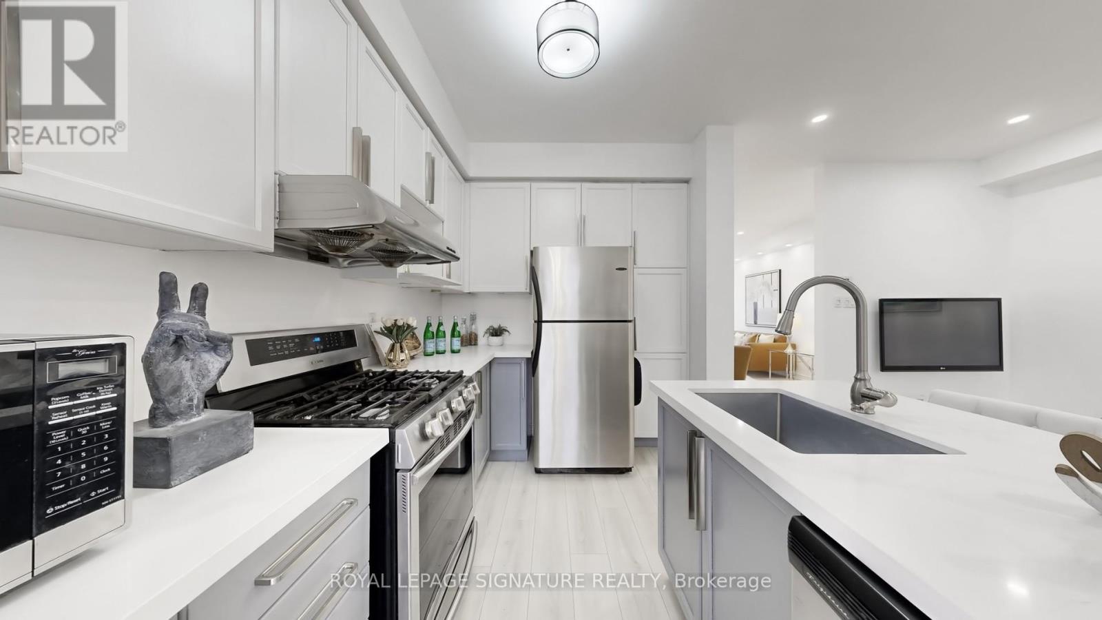 2864 Bur Oak Avenue, Markham, Ontario  L6B 1E4 - Photo 9 - N12964514