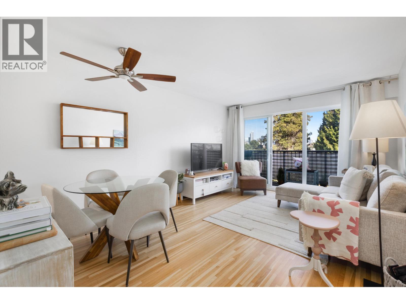 303 2125 W 2ND AVENUE, Vancouver, British Columbia