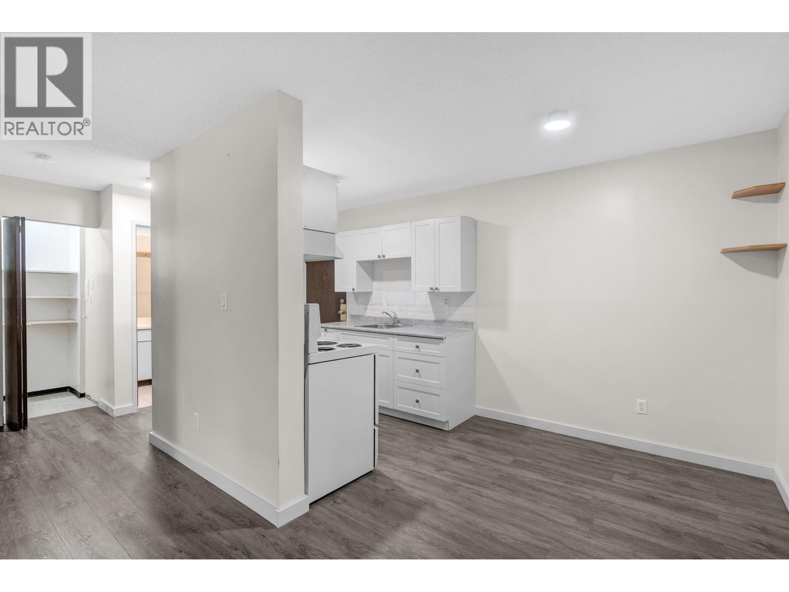 1121 Howie Avenue, Coquitlam, British Columbia  V3J 1T9 - Photo 6 - R3107351