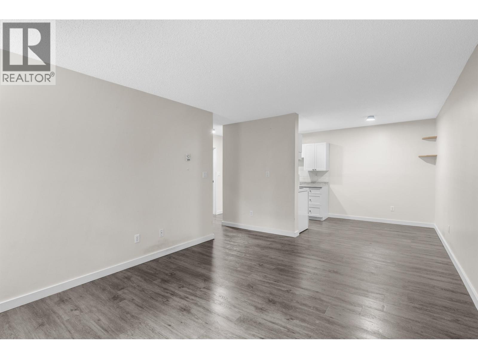 1121 Howie Avenue, Coquitlam, British Columbia  V3J 1T9 - Photo 7 - R3107351