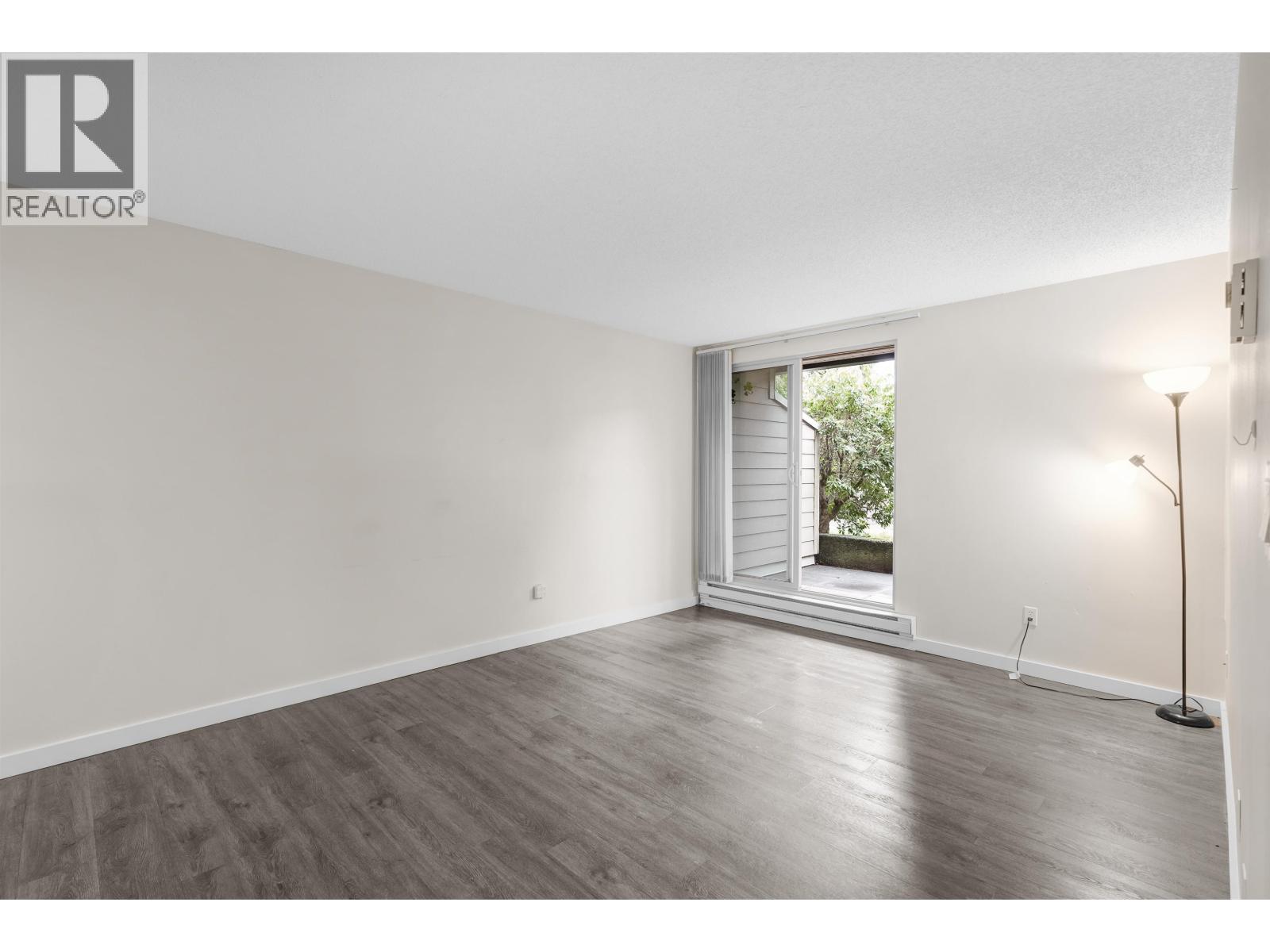 1121 Howie Avenue, Coquitlam, British Columbia  V3J 1T9 - Photo 8 - R3107351