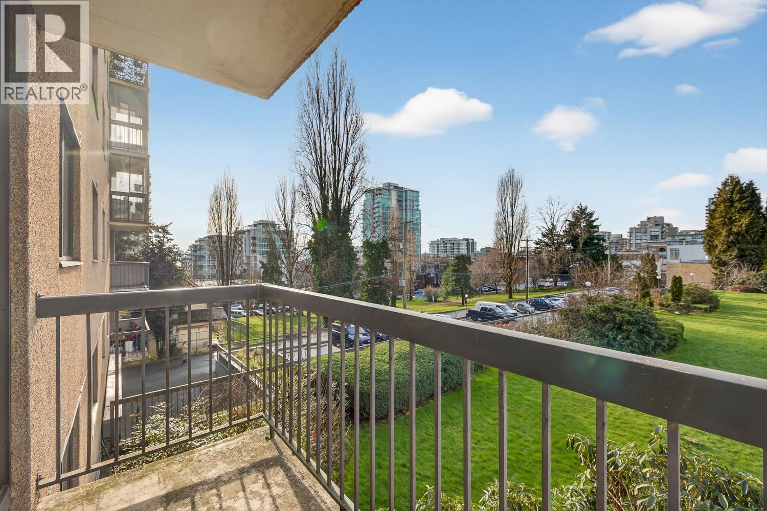 203 145 St. Georges Avenue, North Vancouver, British Columbia V7L 3G8 - Photo 10 - R3107373