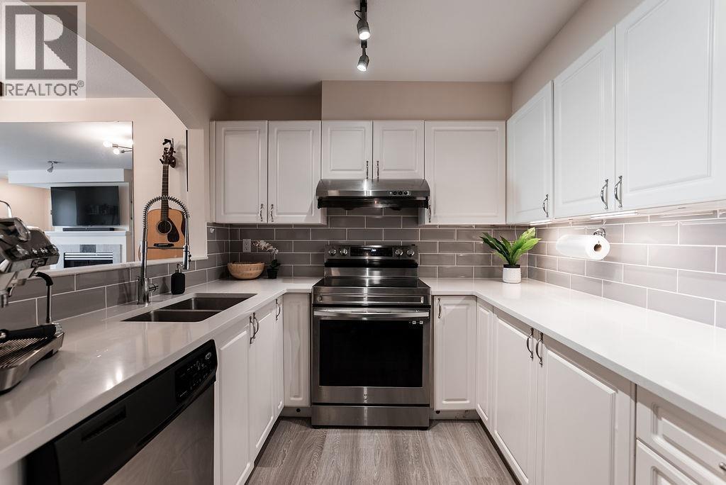 10 6588 Southoaks Crescent, Burnaby, British Columbia  V5E 4K1 - Photo 11 - R3107381