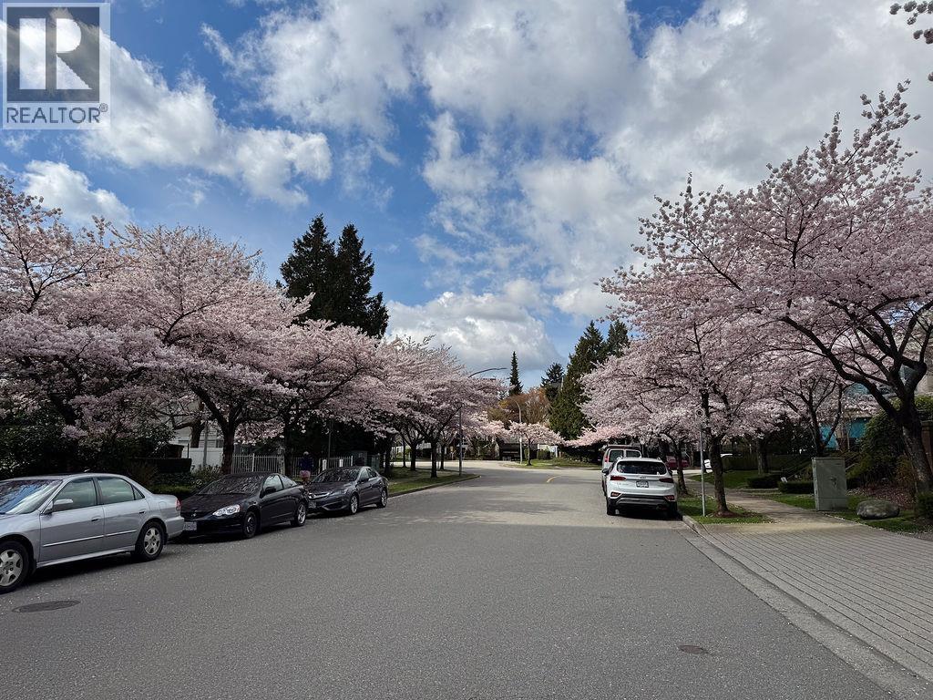 10 6588 Southoaks Crescent, Burnaby, British Columbia  V5E 4K1 - Photo 31 - R3107381
