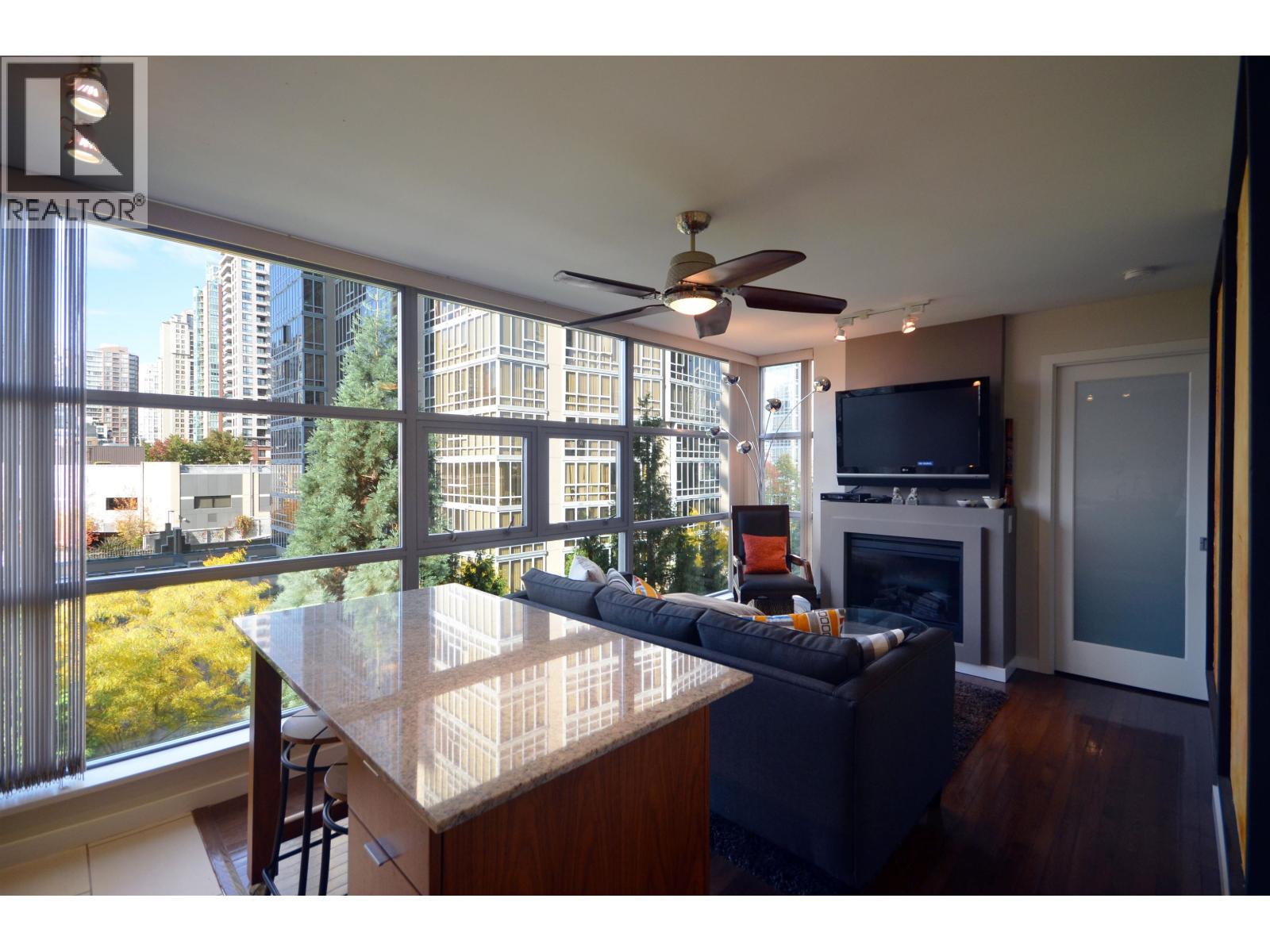 601 989 Beatty Street, Vancouver, British Columbia  V6Z 3C2 - Photo 1 - R3107385