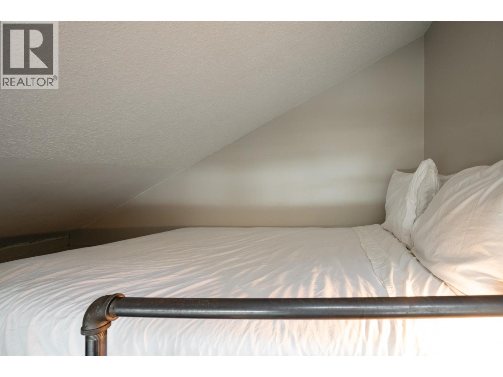 4 2028 Innsbruck Drive, Whistler, British Columbia  V8E 0B5 - Photo 16 - R3107417