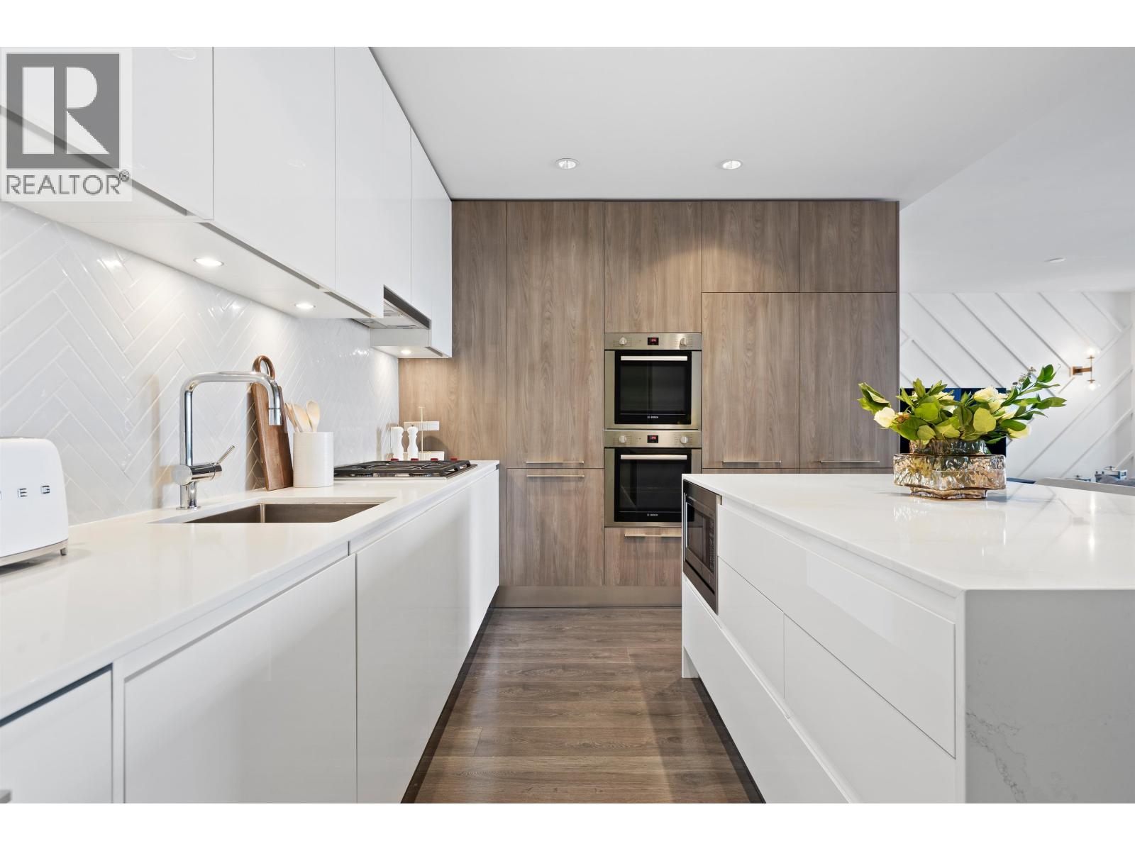 5605 1955 Alpha Way, Burnaby, British Columbia  V5C 0K6 - Photo 10 - R3107425