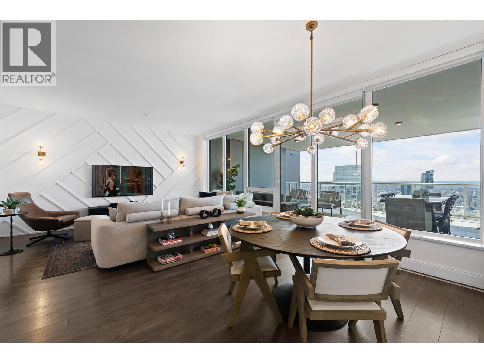 5605 1955 Alpha Way, Burnaby, British Columbia  V5C 0K6 - Photo 2 - R3107425