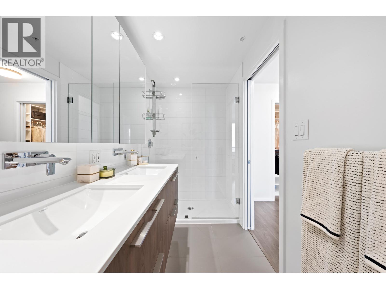 5605 1955 Alpha Way, Burnaby, British Columbia  V5C 0K6 - Photo 25 - R3107425