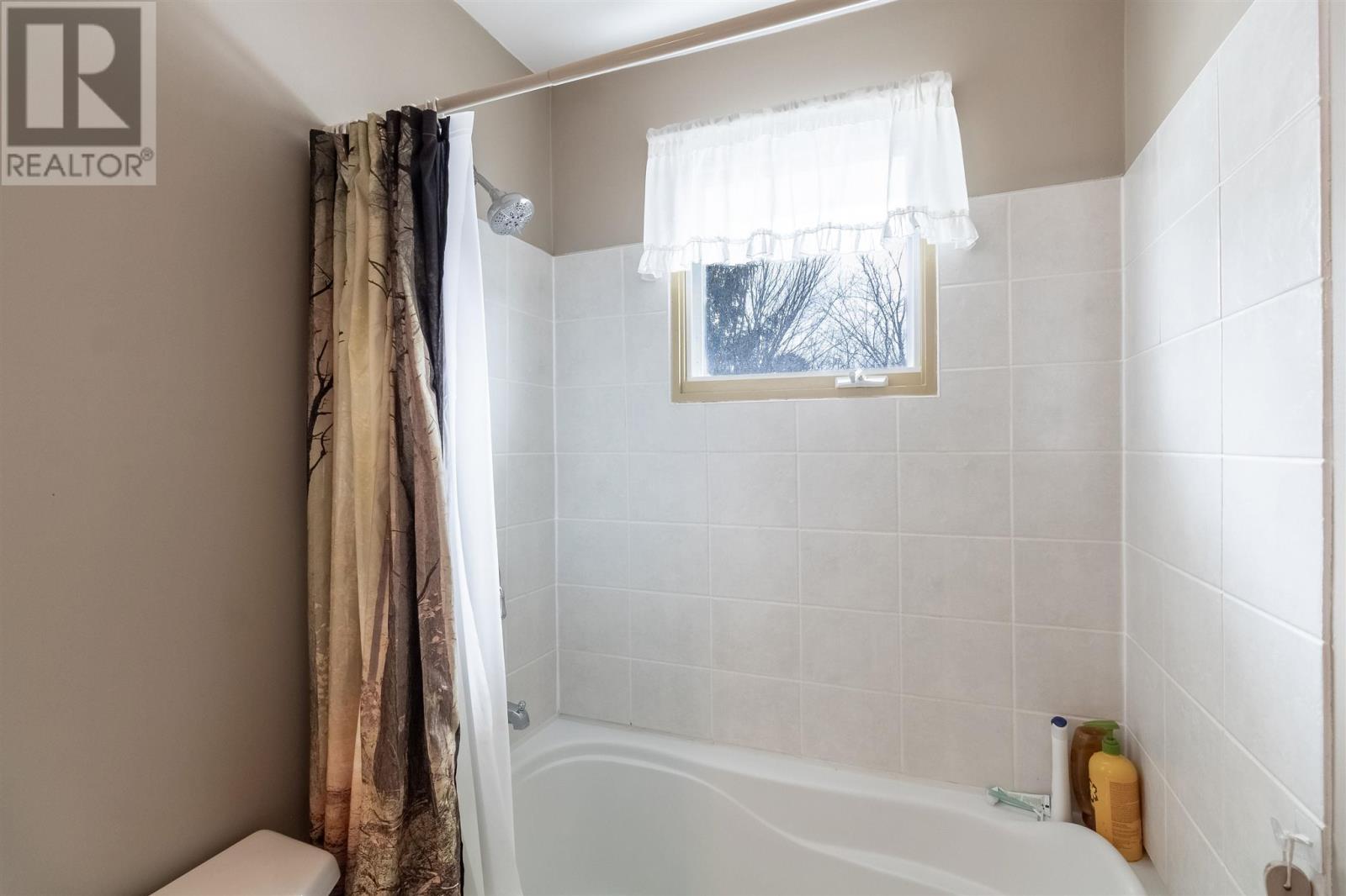 7 Golf Range Cres, Sault Ste. Marie, Ontario P6A 6A4 - Photo 17 - SM260618