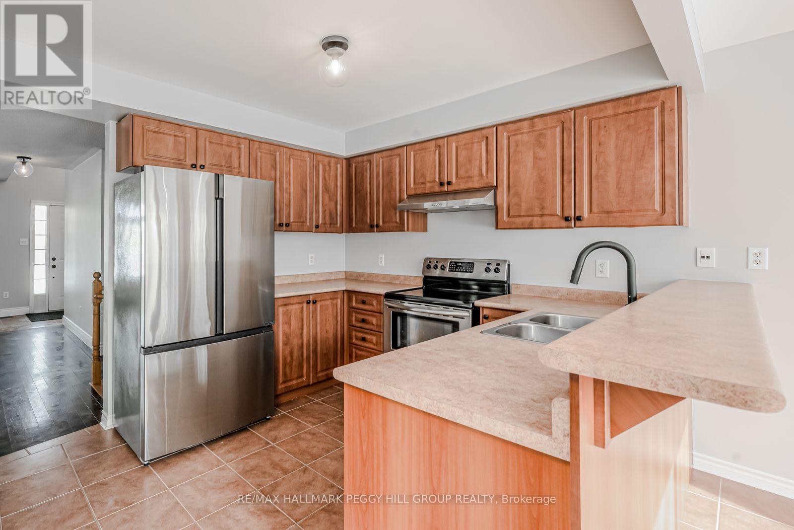 81 Sproule Drive, Barrie, Ontario  L4N 0X5 - Photo 7 - S12961058