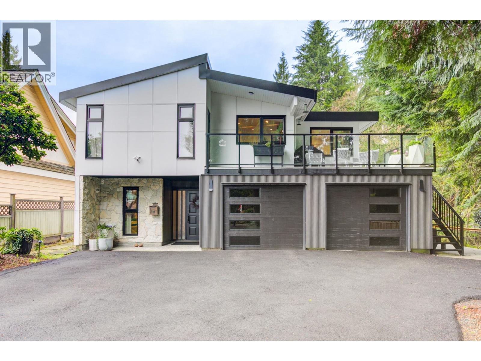 2836 VIOLET STREET, North Vancouver, British Columbia