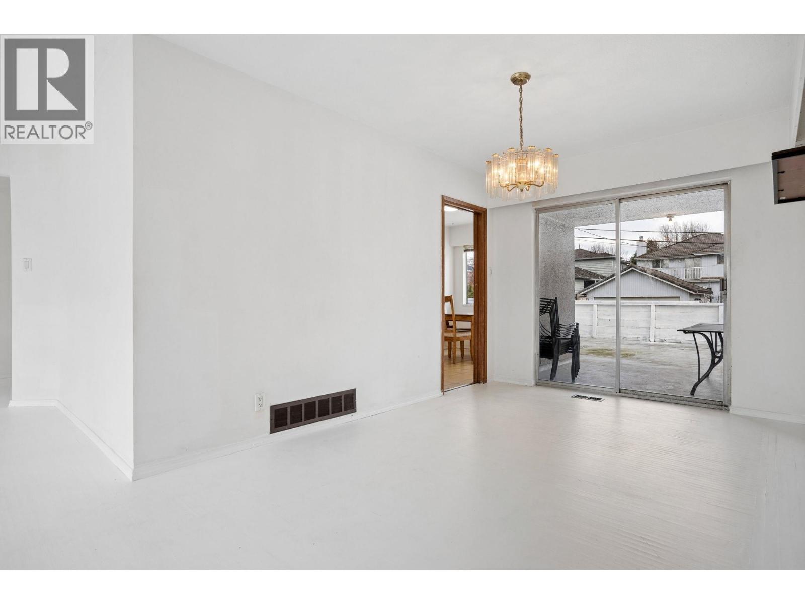 585 W 65th Avenue, Vancouver, British Columbia  V6P 2P6 - Photo 4 - R3107338