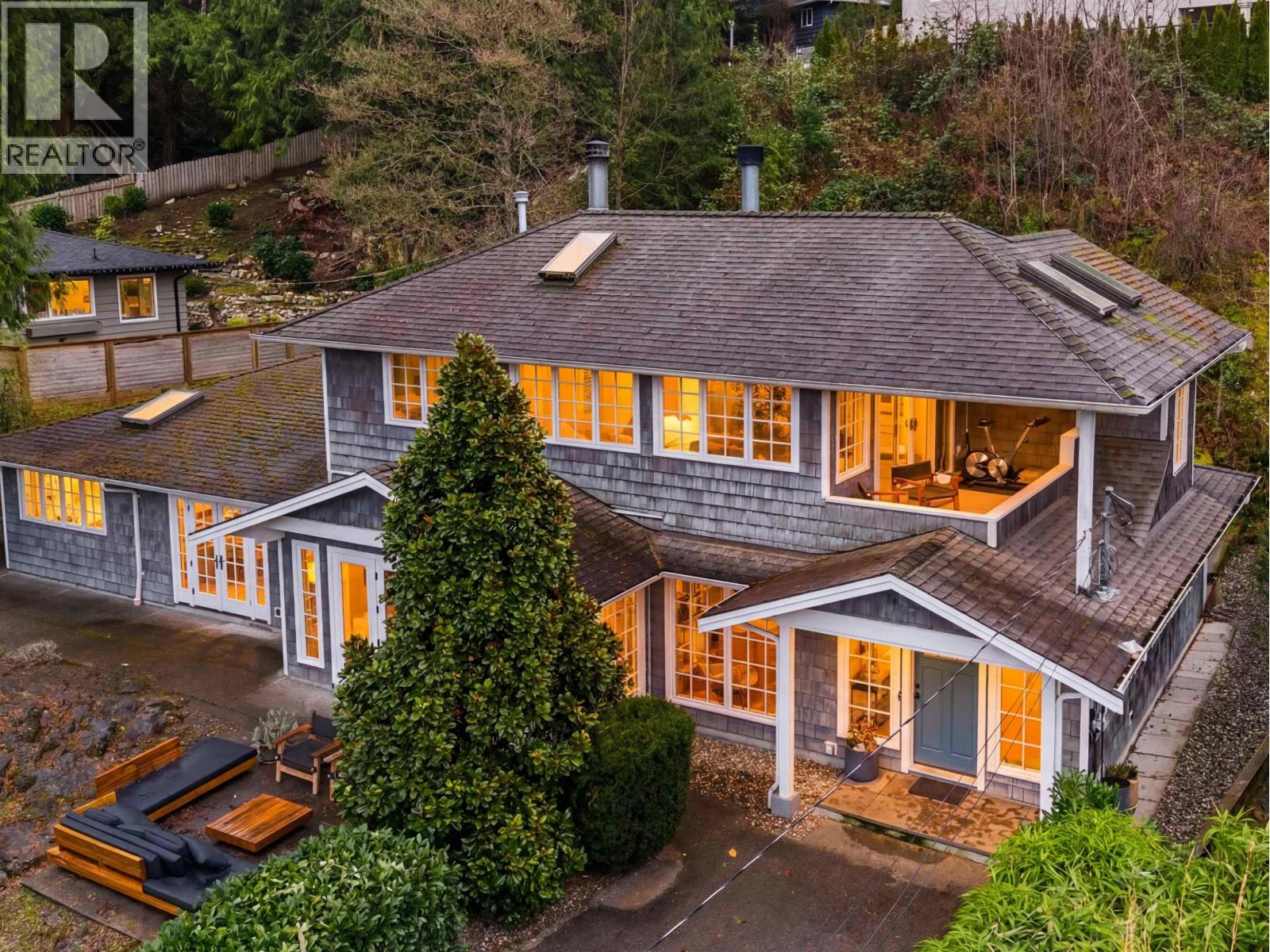 5478 GREENLEAF ROAD, West Vancouver, British Columbia