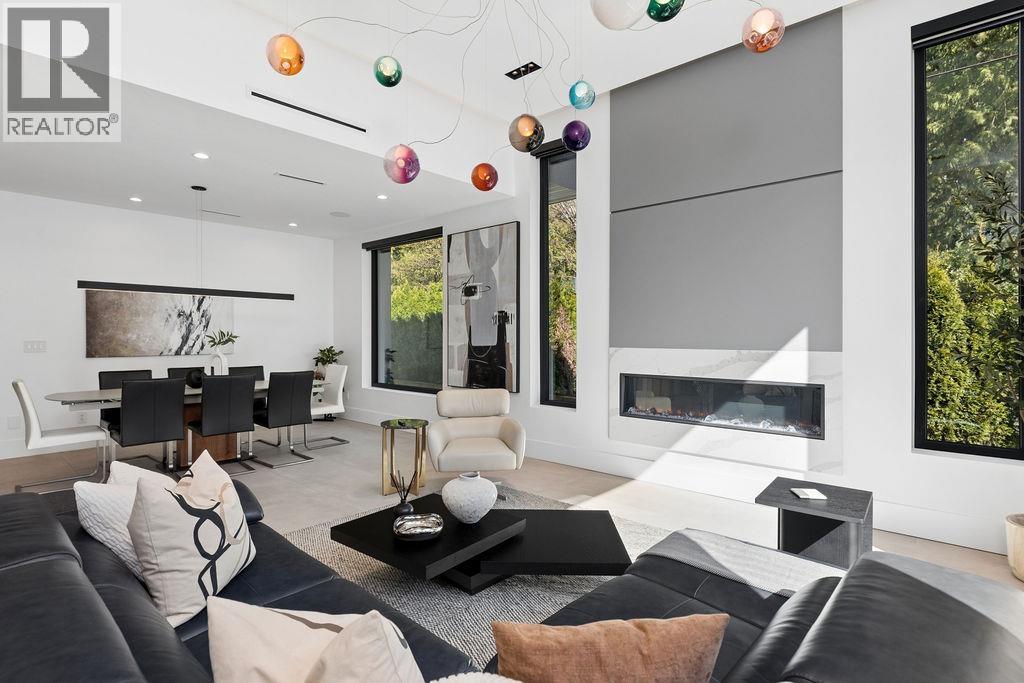 1200 Bedford Court, North Vancouver, British Columbia  V7R 1L2 - Photo 5 - R3107361