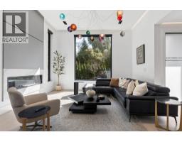 1200 BEDFORD COURT, North Vancouver, British Columbia