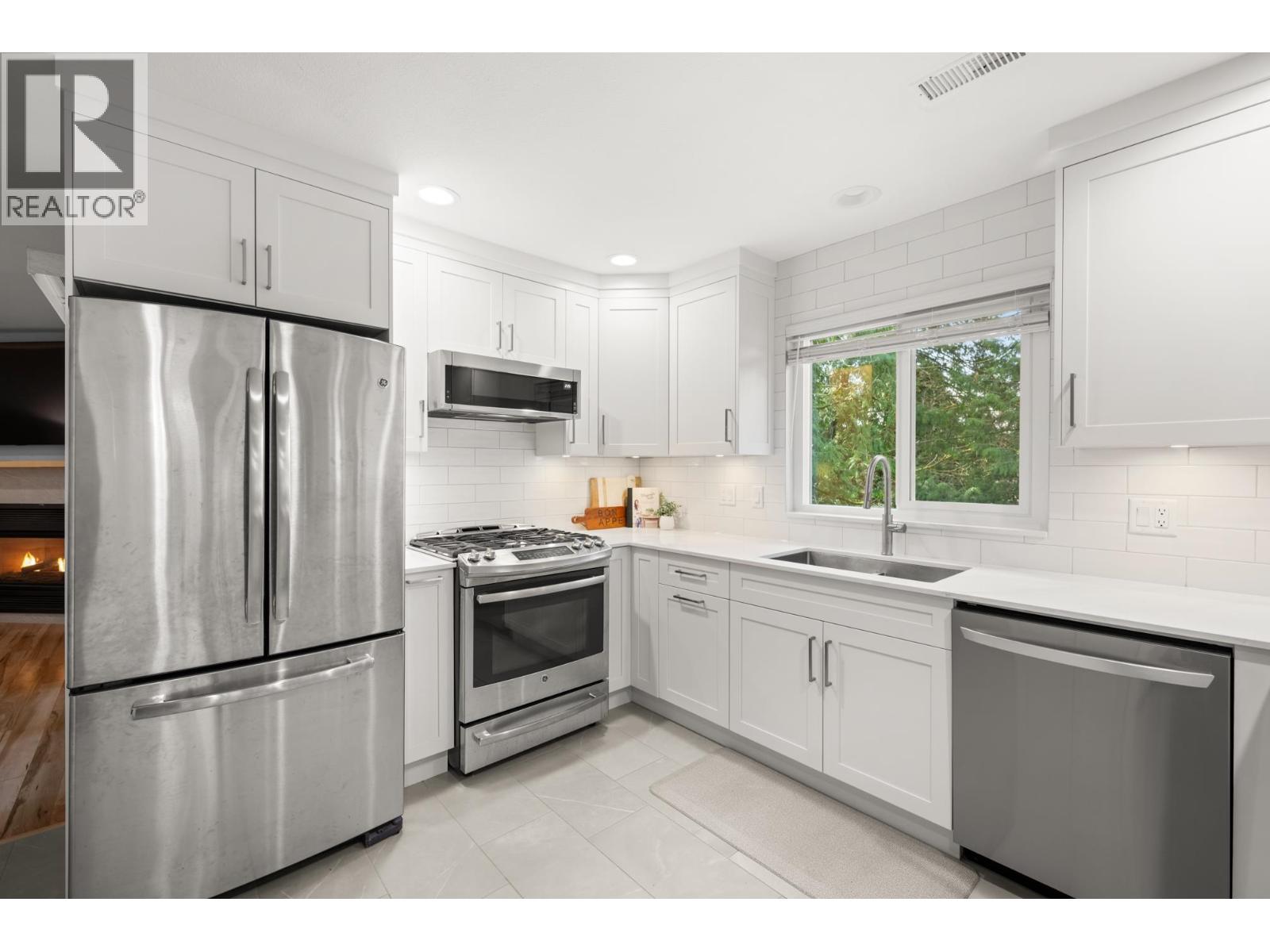 23216 121a Avenue, Maple Ridge, British Columbia  V2X 0X1 - Photo 10 - R3107375