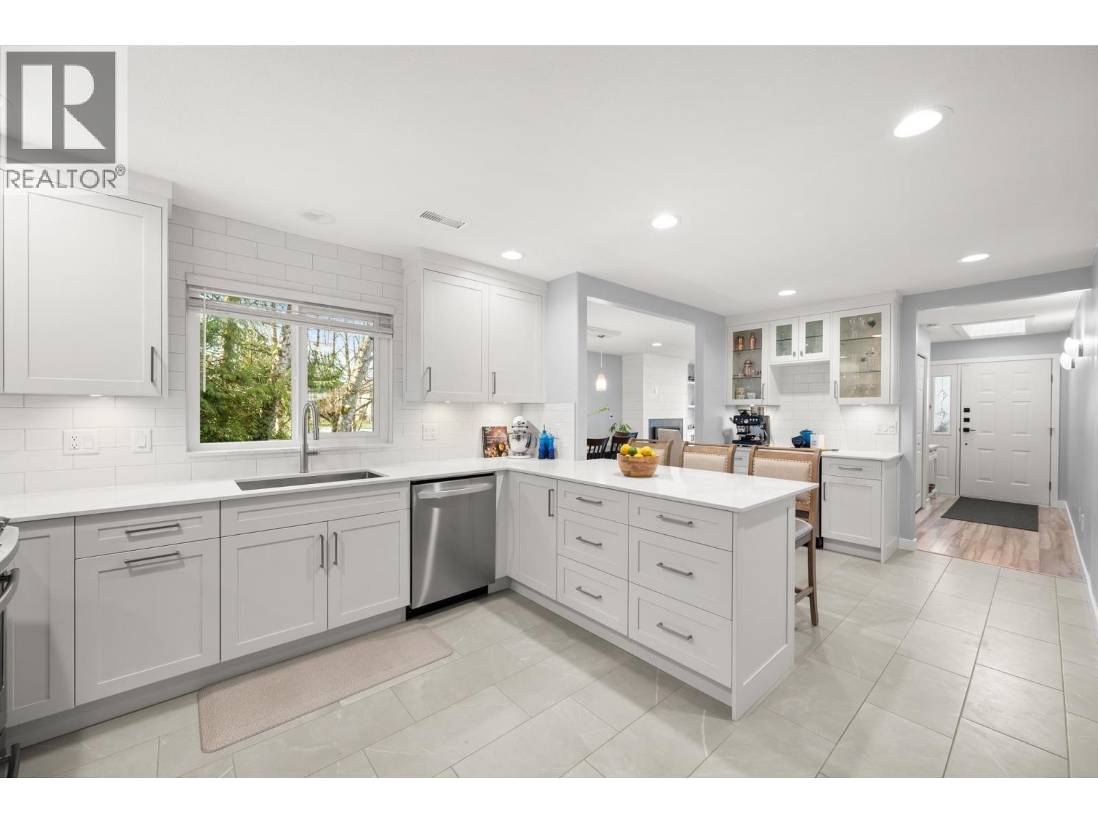 23216 121a Avenue, Maple Ridge, British Columbia  V2X 0X1 - Photo 11 - R3107375