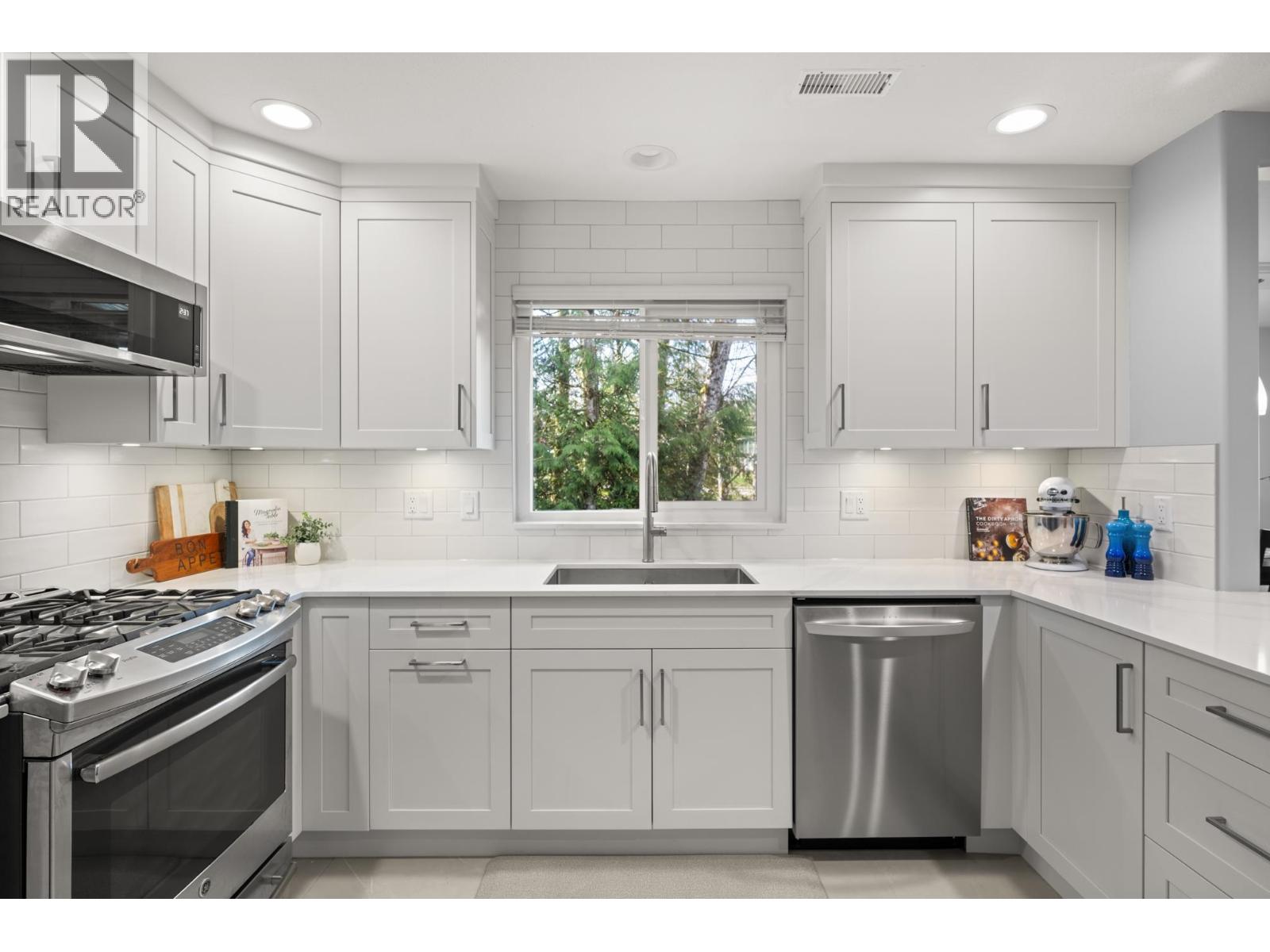 23216 121a Avenue, Maple Ridge, British Columbia  V2X 0X1 - Photo 9 - R3107375