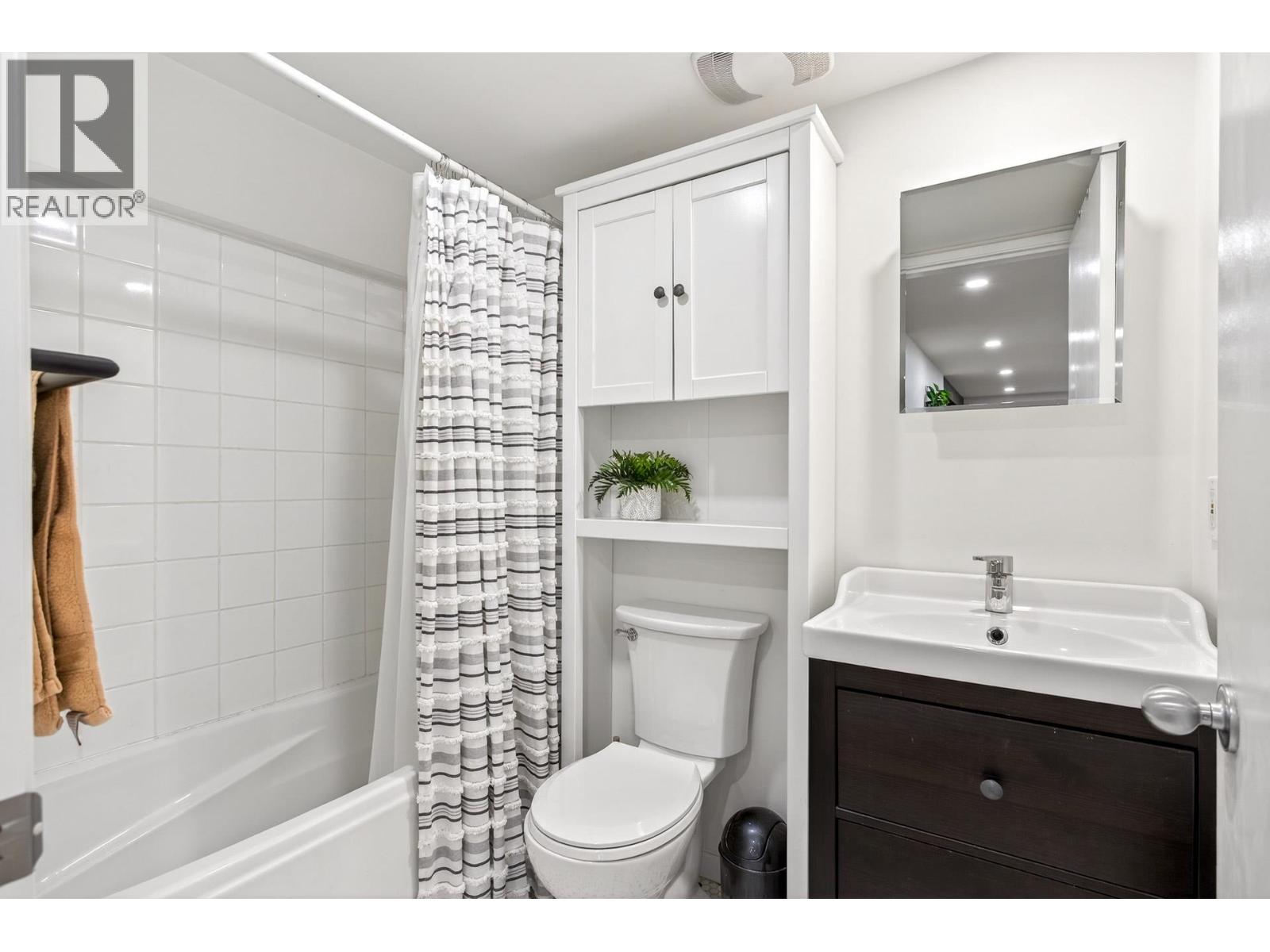 1515 Edinburgh Street, New Westminster, British Columbia  V3M 2W5 - Photo 32 - R3107397