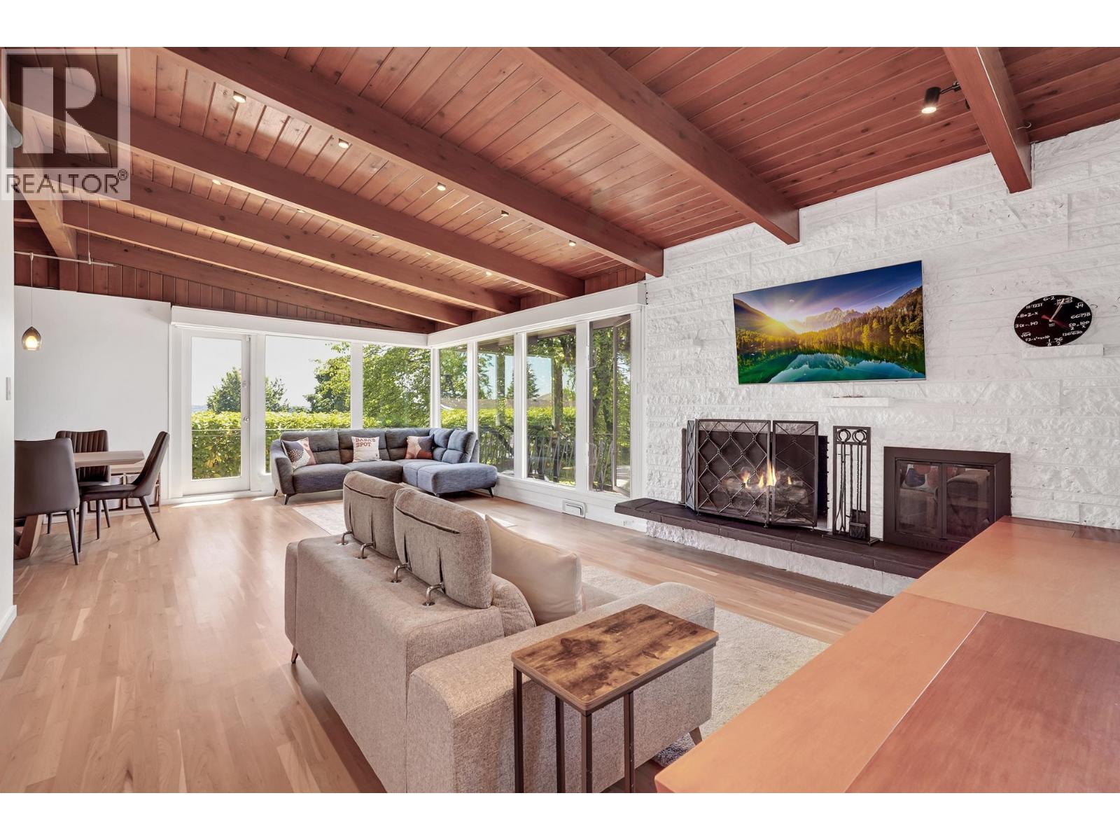 821 JACKSON CRESCENT, New Westminster, British Columbia