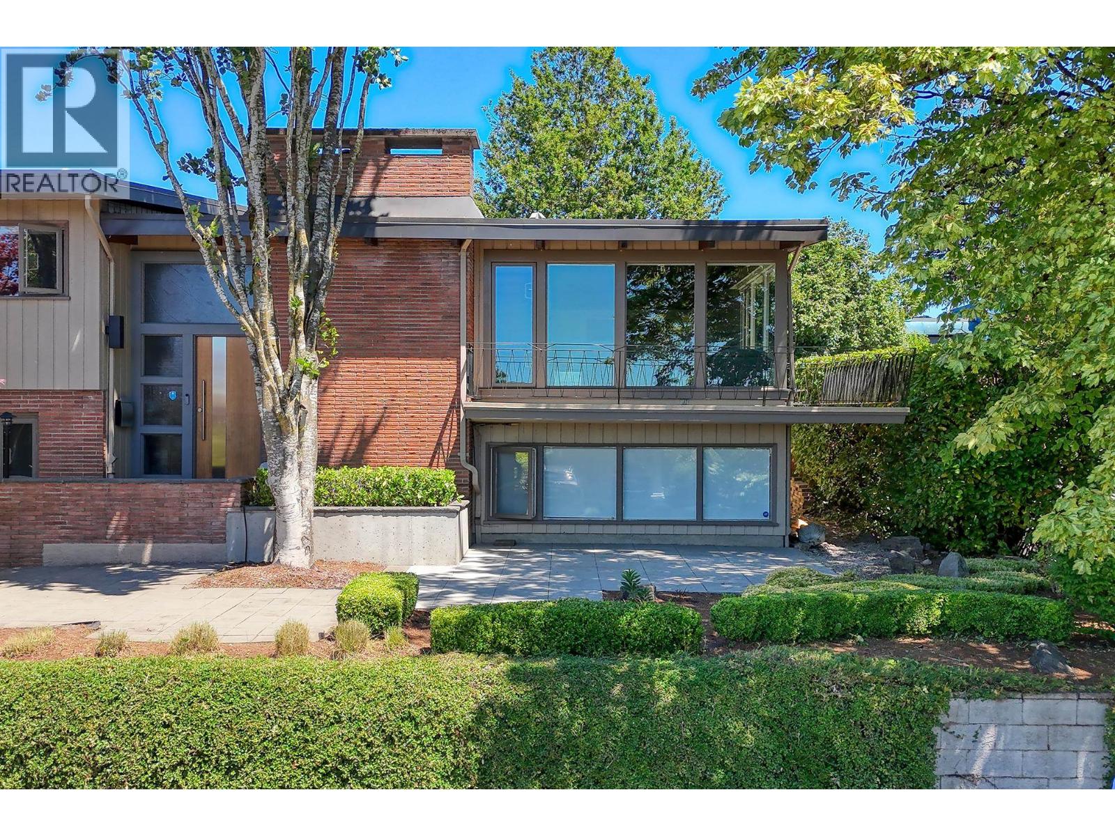 821 Jackson Crescent, New Westminster, British Columbia  V3L 4S1 - Photo 3 - R3107414