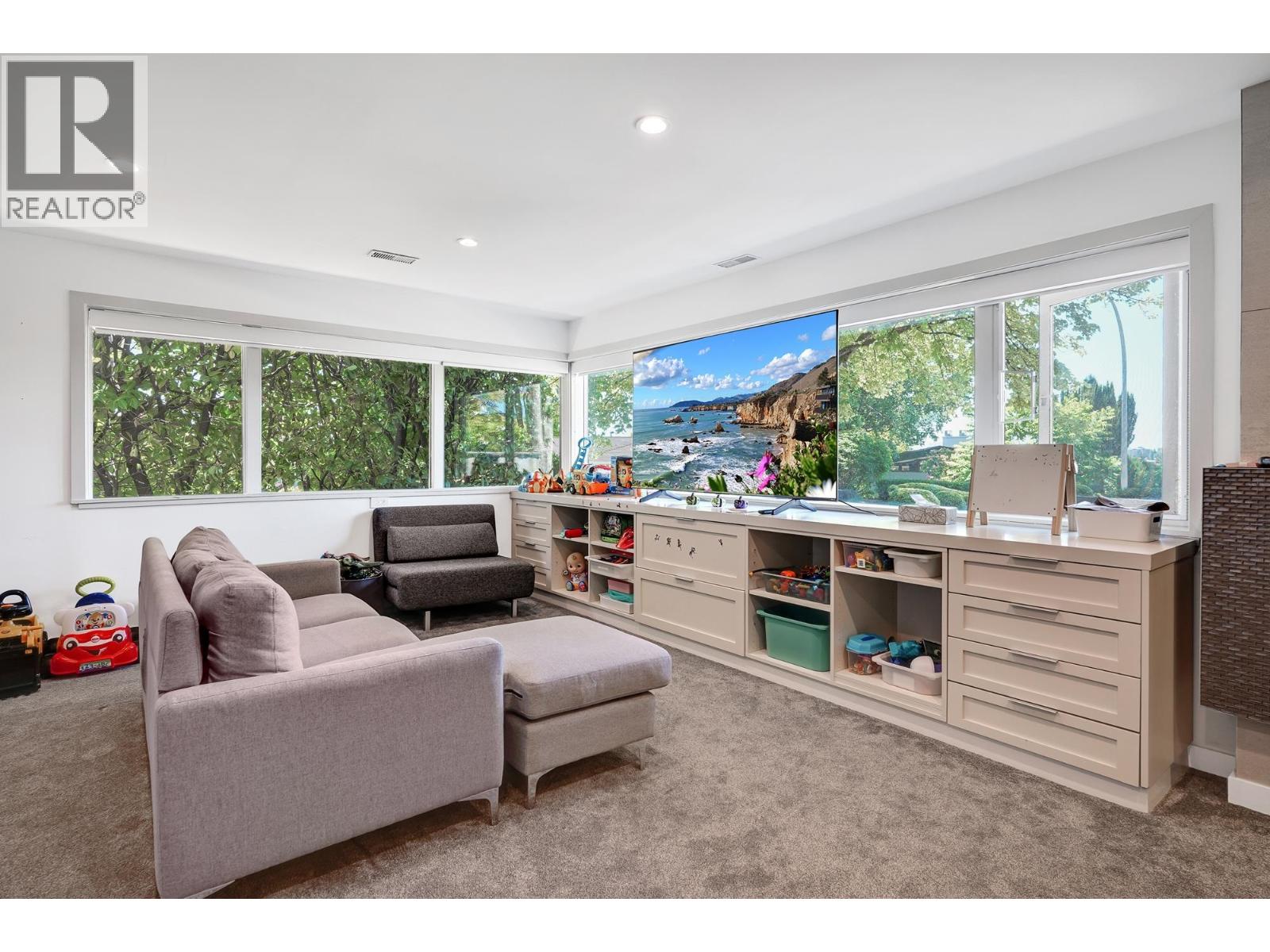 821 Jackson Crescent, New Westminster, British Columbia  V3L 4S1 - Photo 32 - R3107414