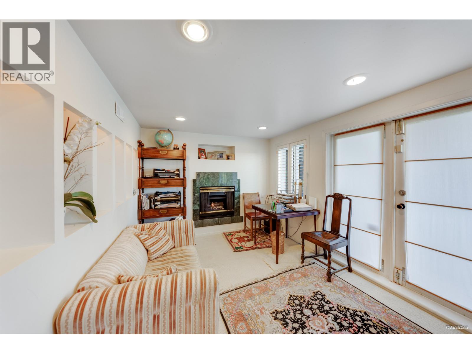 670 Montroyal Boulevard, North Vancouver, British Columbia  V7R 2G3 - Photo 21 - R3107427