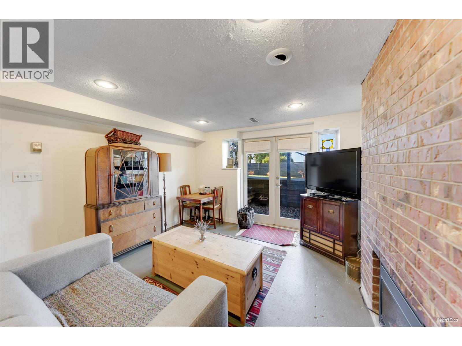 670 Montroyal Boulevard, North Vancouver, British Columbia  V7R 2G3 - Photo 26 - R3107427