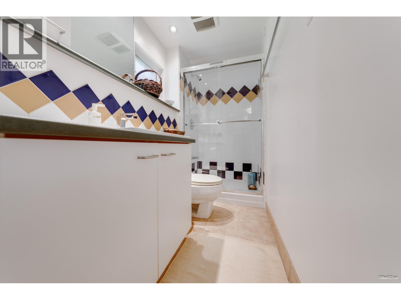 670 Montroyal Boulevard, North Vancouver, British Columbia  V7R 2G3 - Photo 30 - R3107427